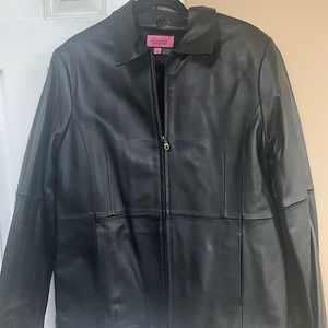 Excellent 100% black leather jacket with quilted lining and slit pocket NWOT